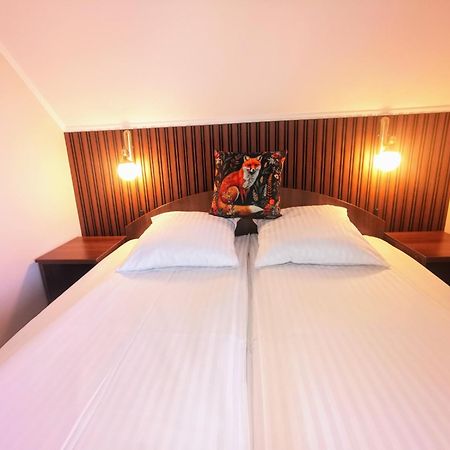 Olimpia Villa Tibod Exteriör bild