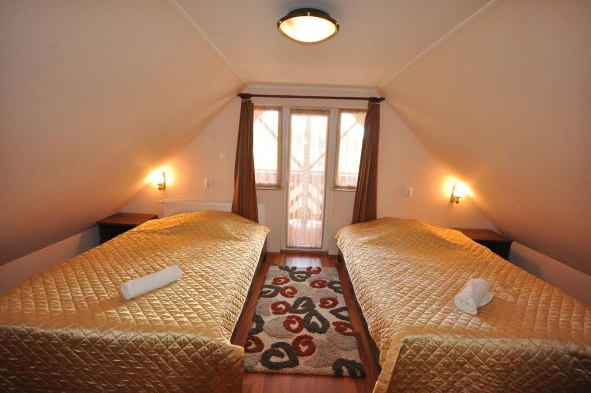 Olimpia Villa Tibod Exteriör bild