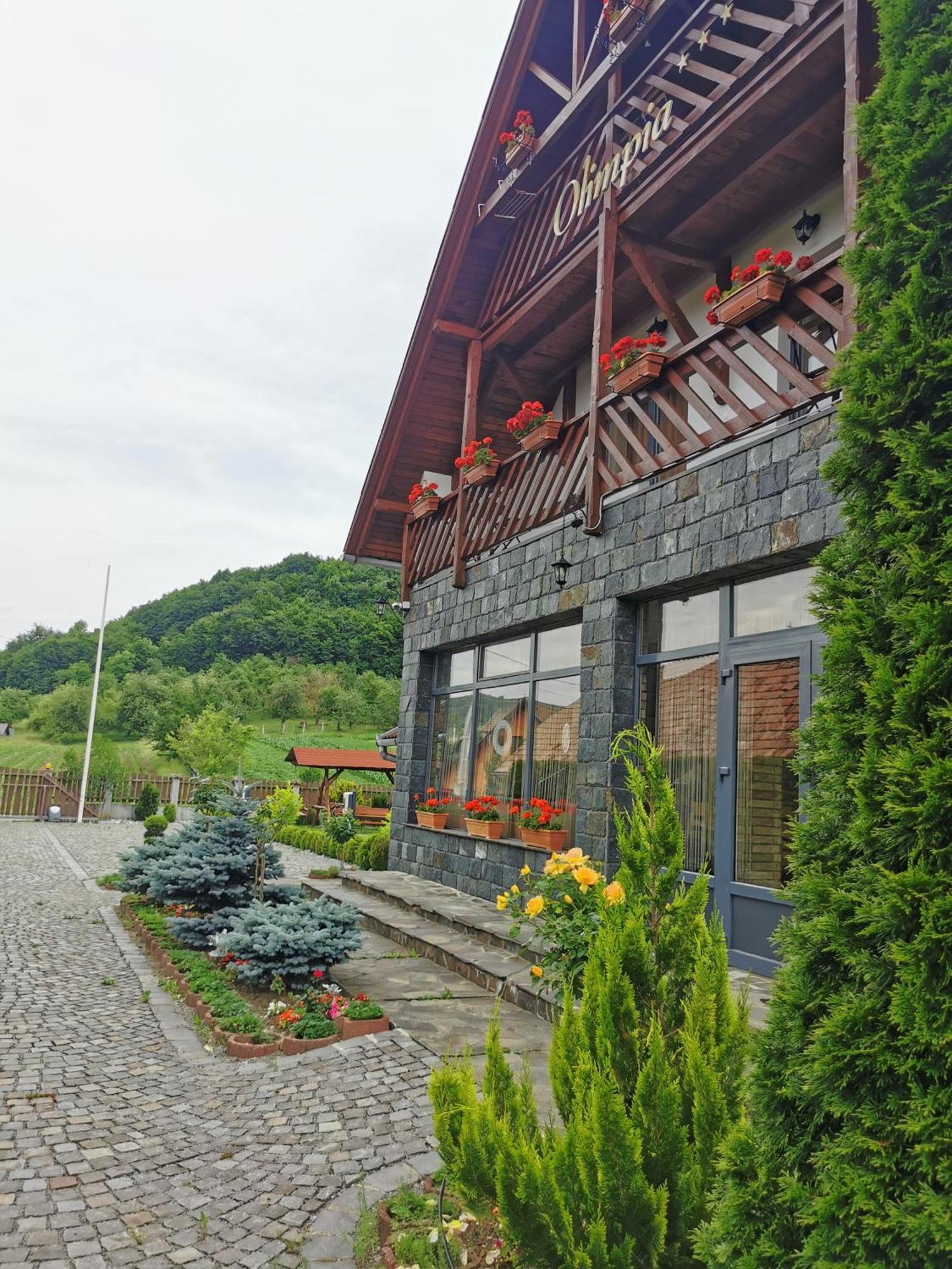 Olimpia Villa Tibod Exteriör bild