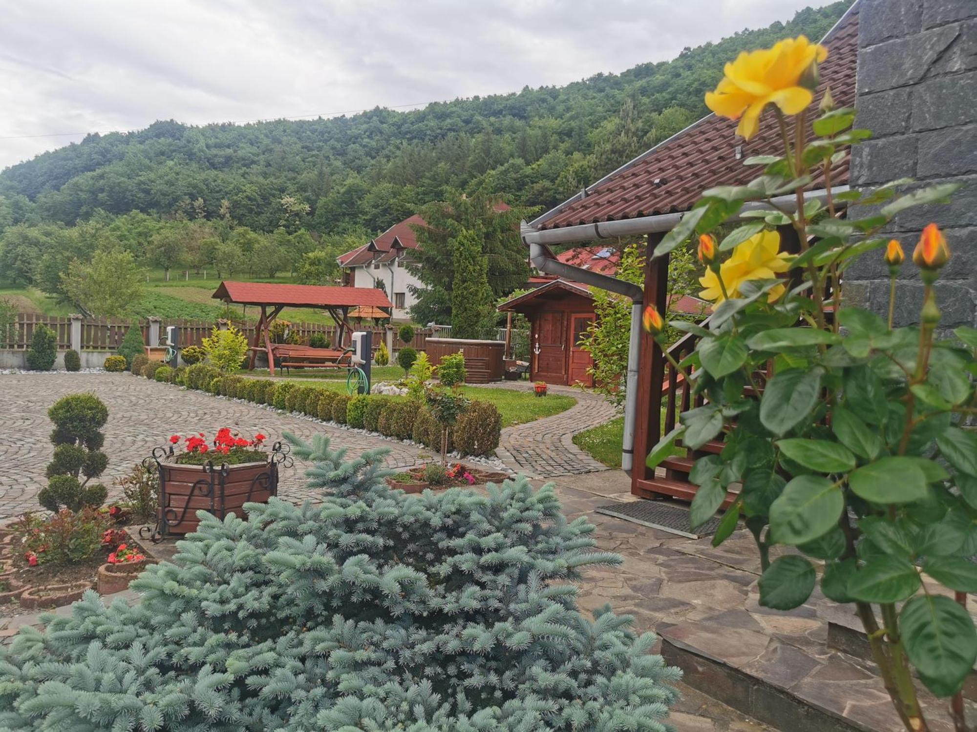 Olimpia Villa Tibod Exteriör bild